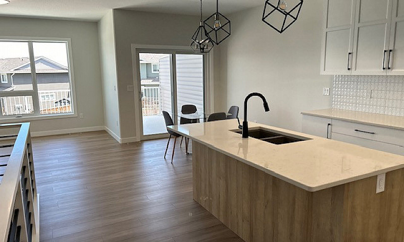 Sylvan Lake Ab. New ...