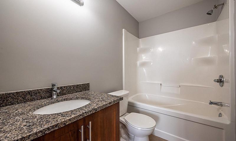 3 Bed, 4 Bath, 3 Sto...
