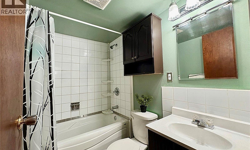 House 4 Sale In Mack...