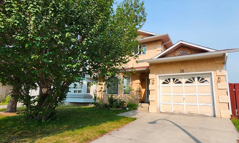 For Sale 3 Beds, 4 W...