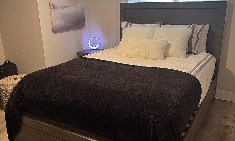 Fully Furnished 2 Be...
