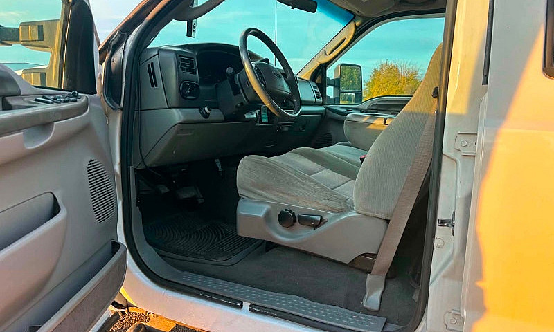 2003 Ford Excursion4...