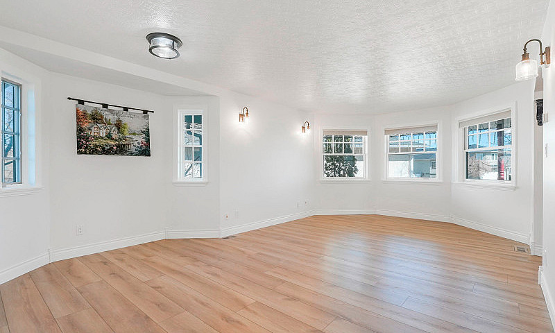 Gorgeous 2 Storey 4 ...