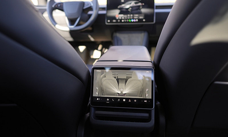 2024 Tesla Model 3 +...