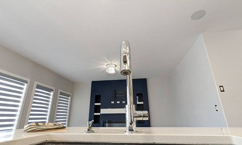 5 Beds 3 Baths - Hou...