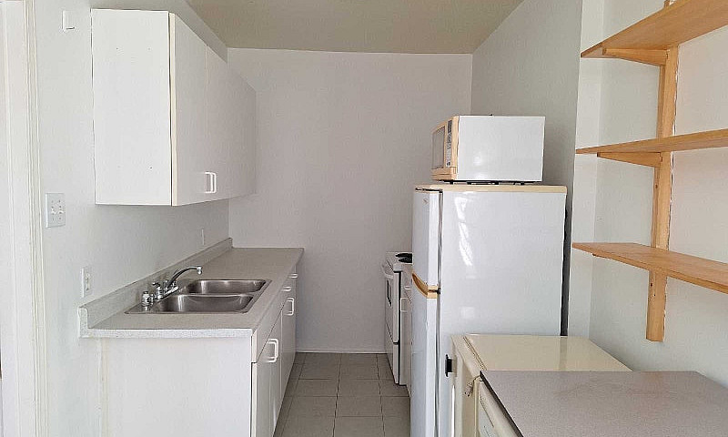 Spacious I Bedroom C...