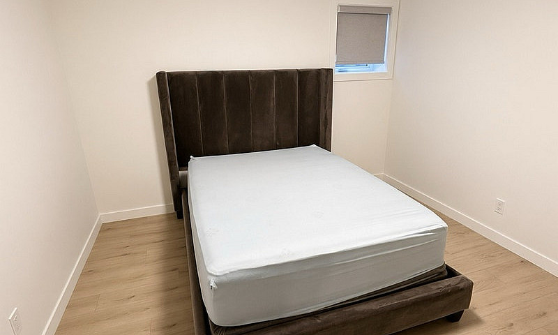 Oakridge 2-Bed Suite...
