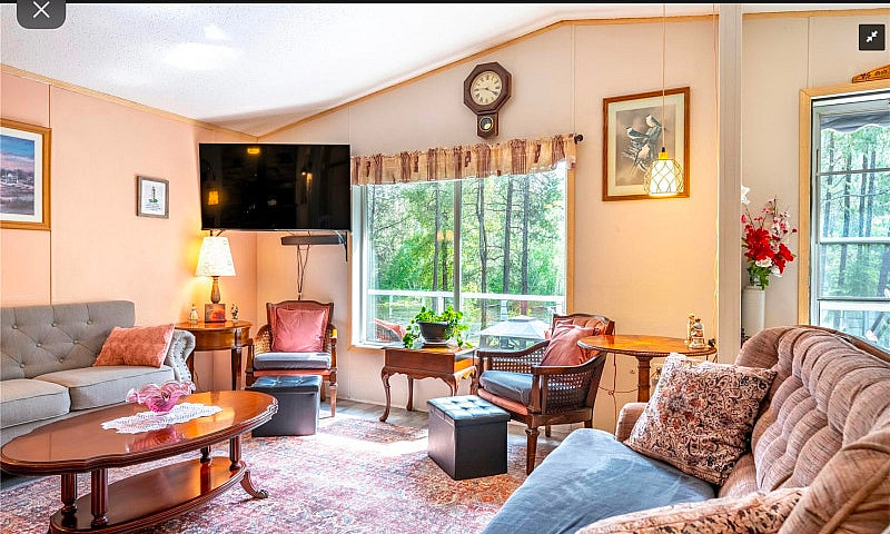 Moyie River Home , +...