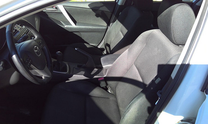 2012 Mazda 3 Gs...