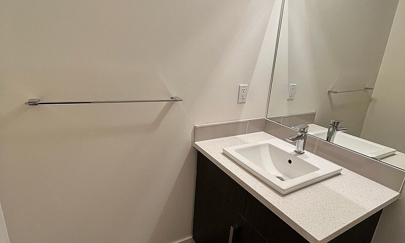 2 Bed 2 Bath Apartme...