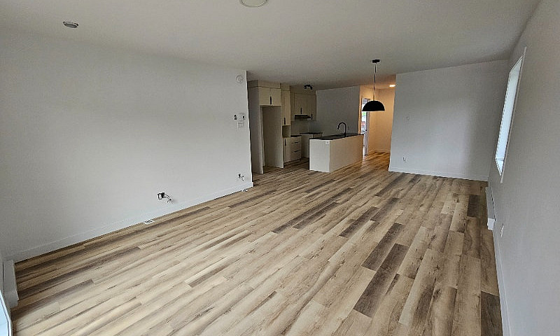 4 1/2 Neuf À Louer À...