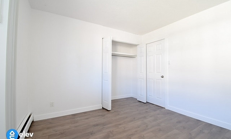 Large 2 Bdrm & Den I...