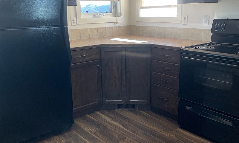 2 Bedroom Suite On M...