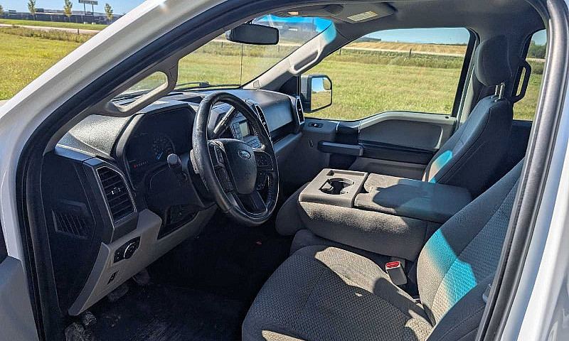 2017 Ford F150 Xlt 5...