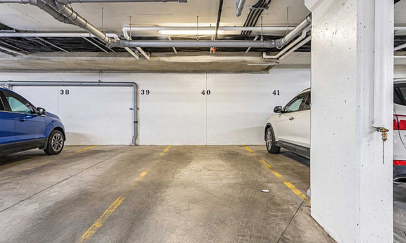 Spacious 2 Bed + 1 B...