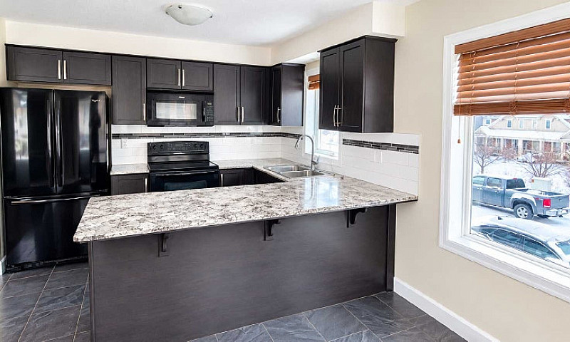 3 Bed 3 Bath Garage ...