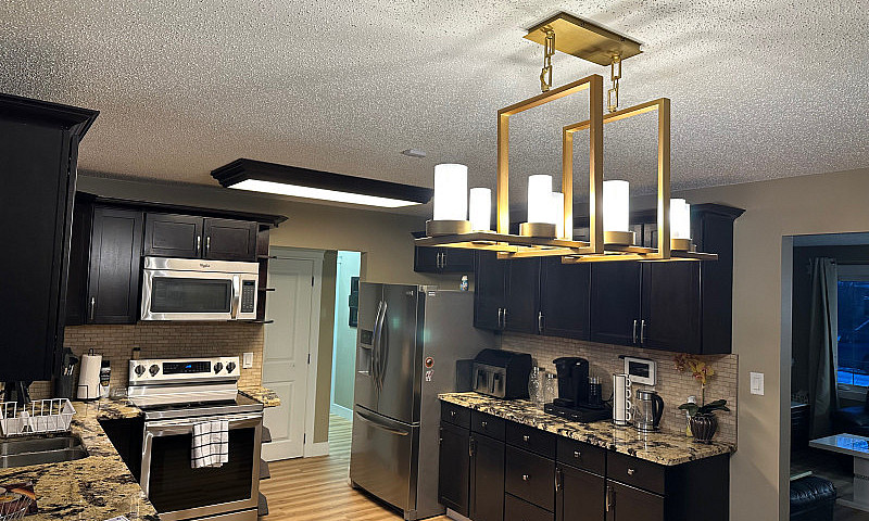 5 Bedroom Bungalow W...