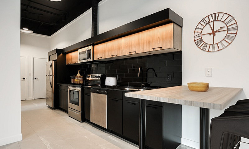 Luxury 1 Bedroom Wit...