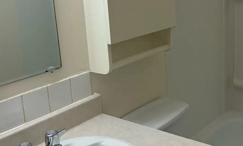 2 Bedrooms Apartment...