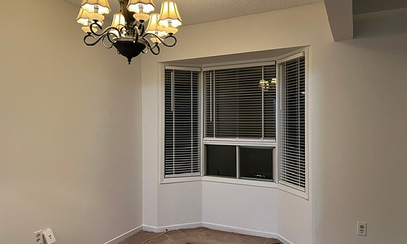 Spotless 3 Bed Detac...