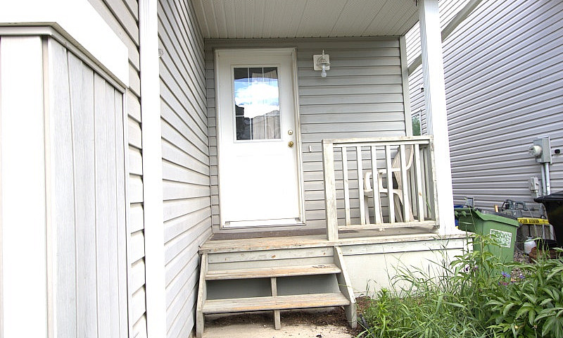 1/2 Duplex $284,900....