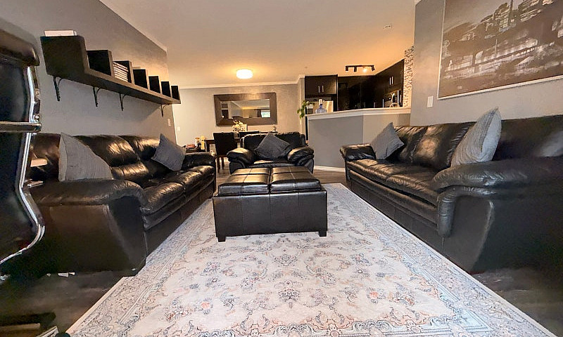 Fully Renovated 2 Be...