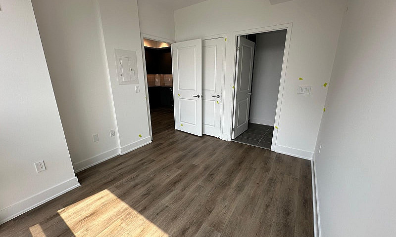 1Bed+ Den, 2 Full Ba...