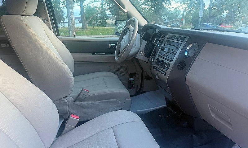 2012 Ford Expedition...
