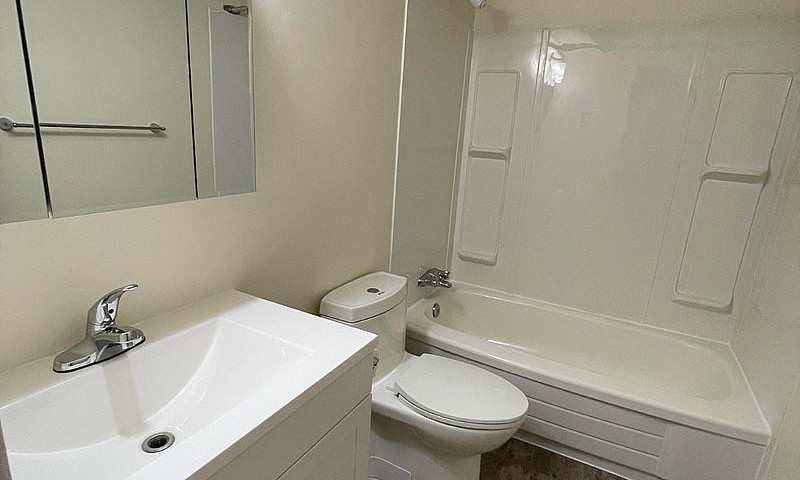 Apartment Sublet Eas...
