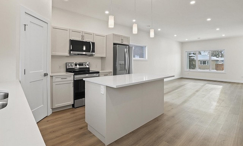 New Spacious 3 Bdrm ...