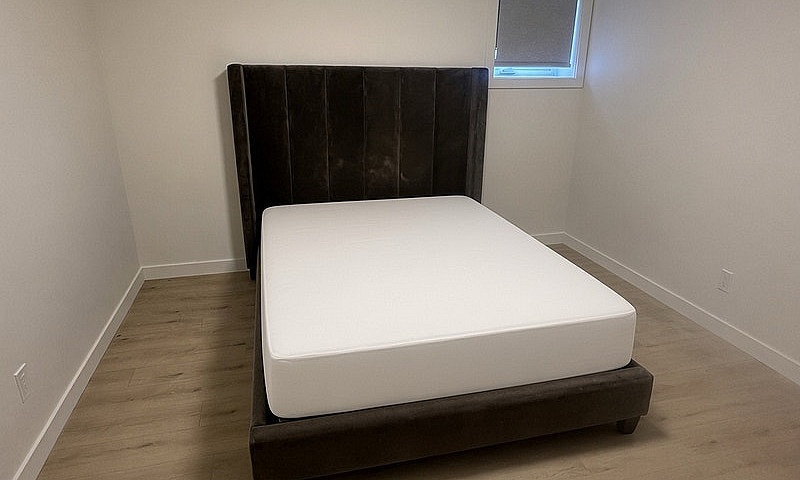 Oakridge 2-Bed 800Sq...