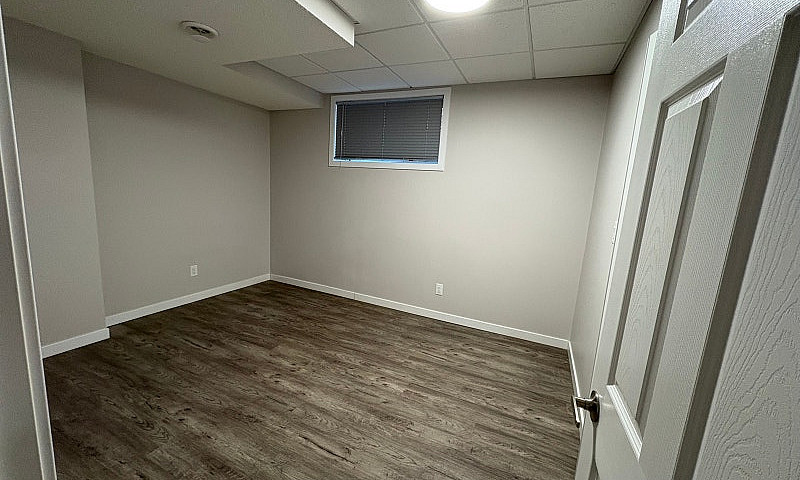 2 Bedroom Basement F...
