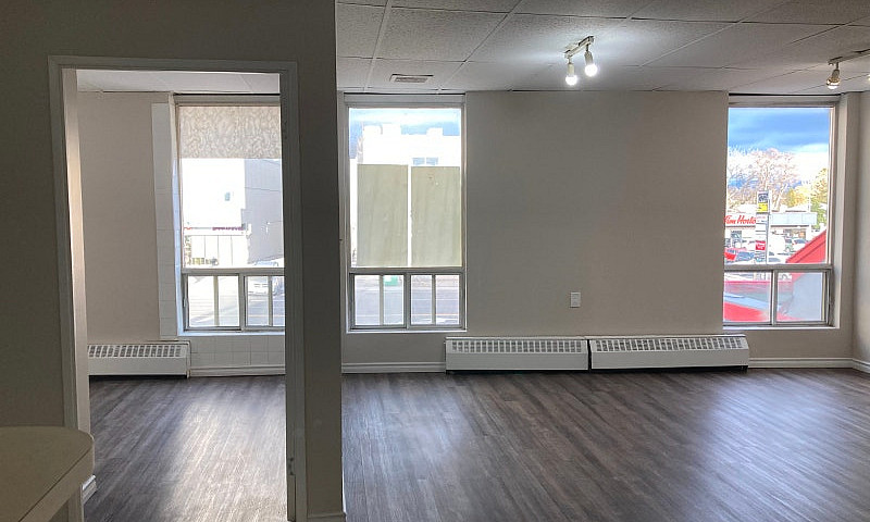 2 Beds 1 Bath Apartm...