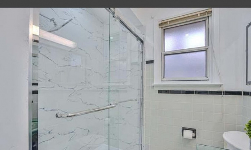 3 Bed 1 Bath Main Fl...