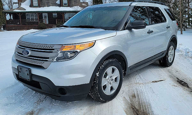 2012 Ford Explorer 7...