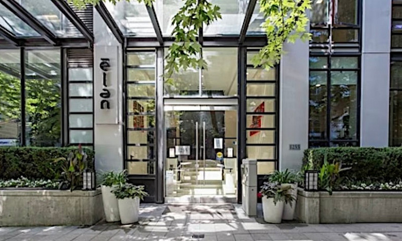 1-Bedroom + Den In Y...