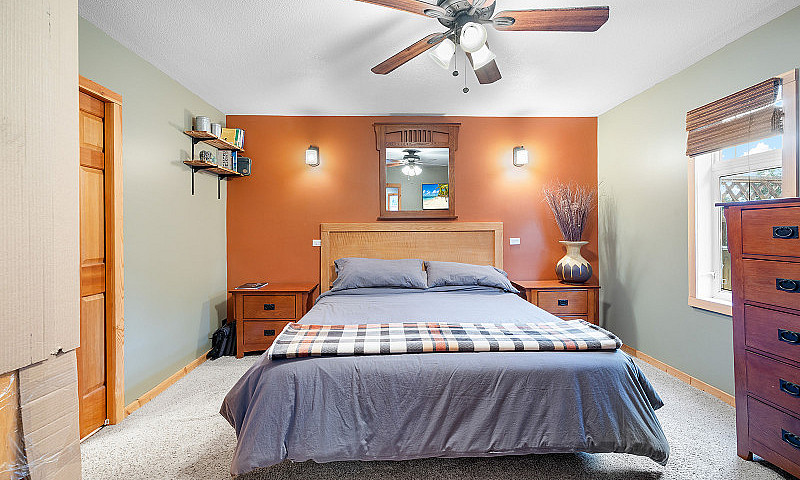 Spacious Updated Hom...