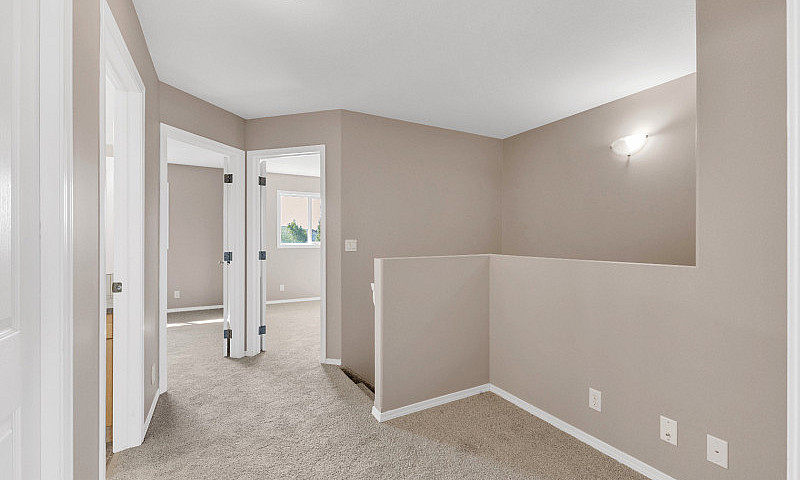 13 Lark Close, Sylva...