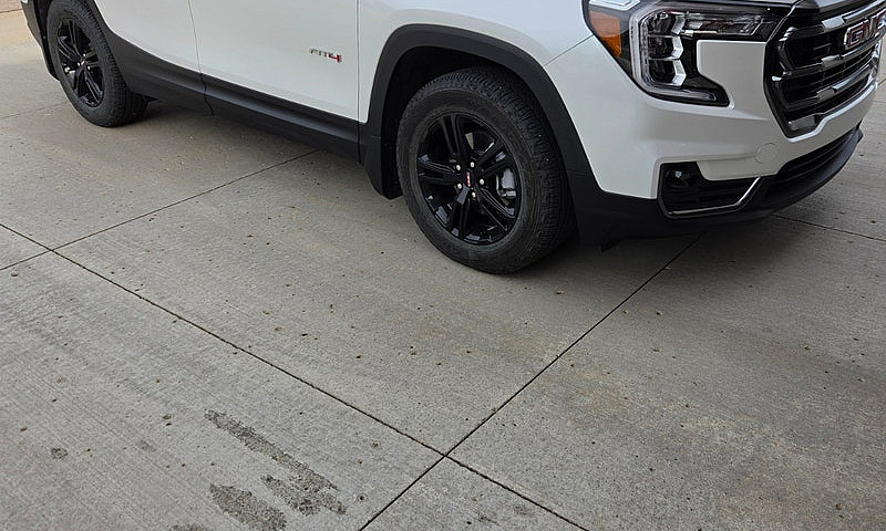 2023 Gmc Terrain At4...