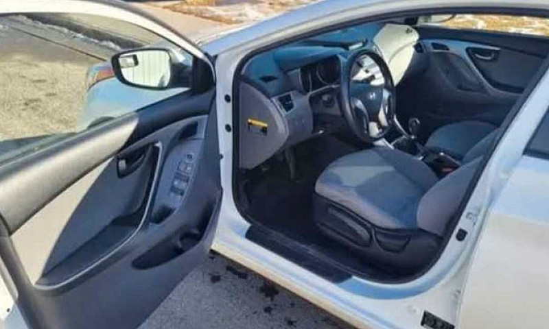 Hyundai Elantra 2013...