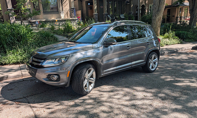 2014 Volkswagen Tigu...