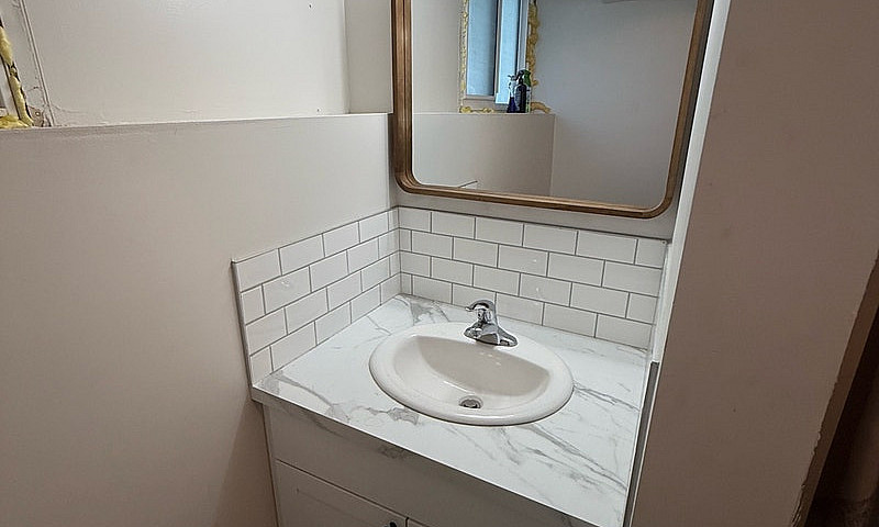 2 Bedroom Basement S...