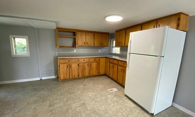 House For Sale - Mot...
