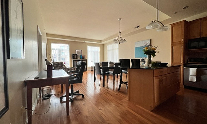 Large 2 Bedroom Cond...