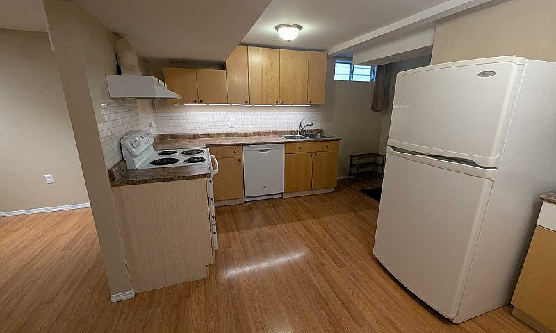 Basement Suite W/ Ut...
