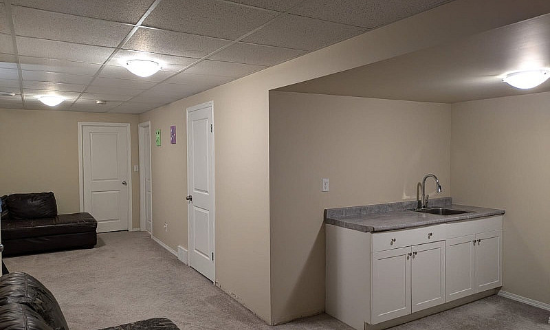 1 Bedroom Basement F...