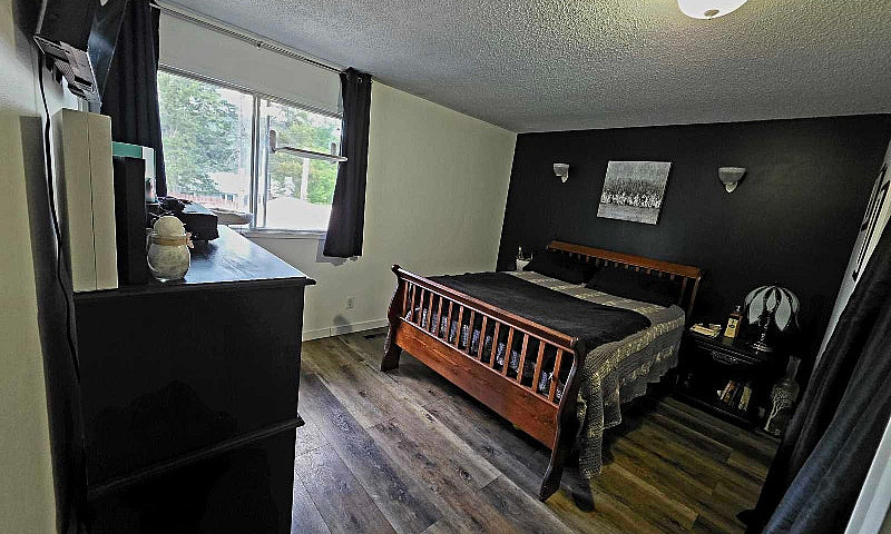 5 Bedroom/2.5 Bath H...