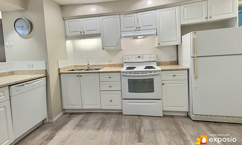 Gorgeous 2 Bedroom B...