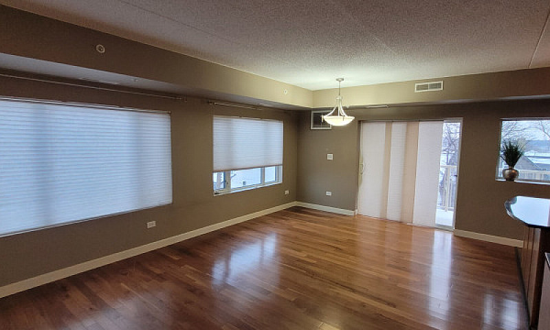 Lux Modern Condo, Os...