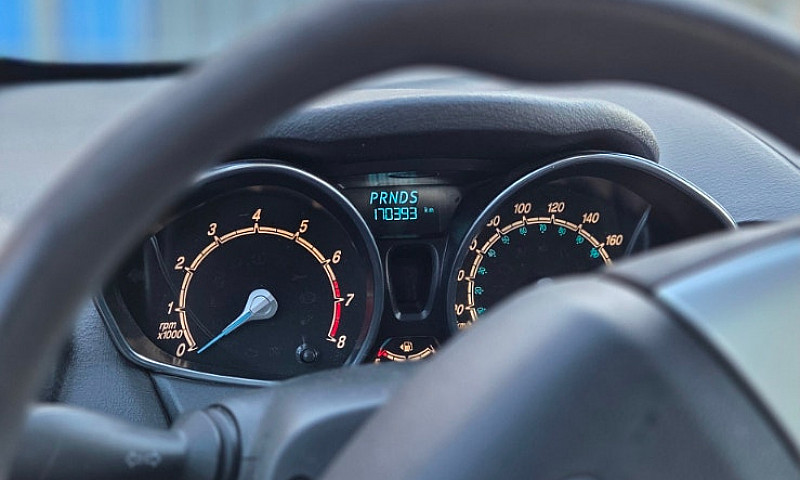 Ford Fiesta 2014. 17...